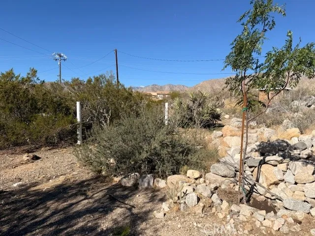 51136 Mecca Road, Morongo Valley, California 92256 home-pic-5
