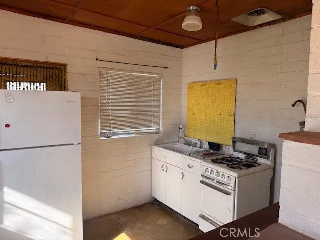 51136 Mecca Road, Morongo Valley, California 92256 home-pic-9