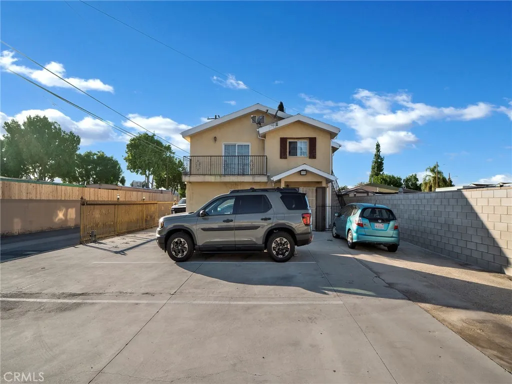 7114 El Selinda Ave, Bell Gardens, California 90201 home-pic-3