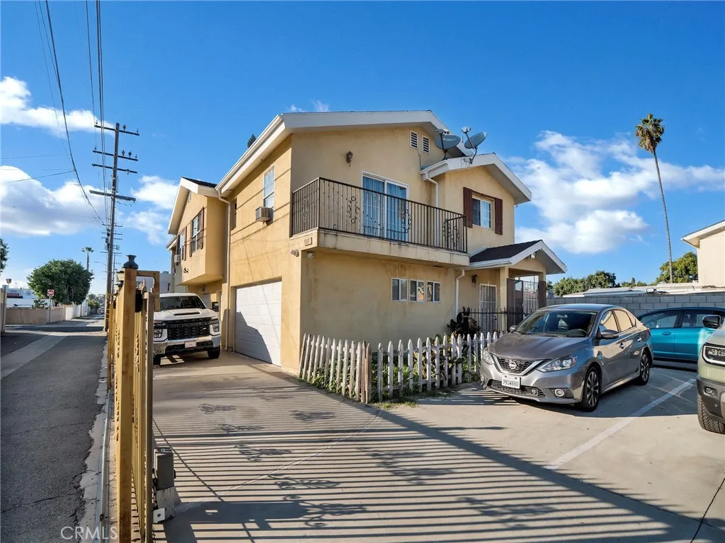 7114 El Selinda Ave, Bell Gardens, California 90201 home-pic-5