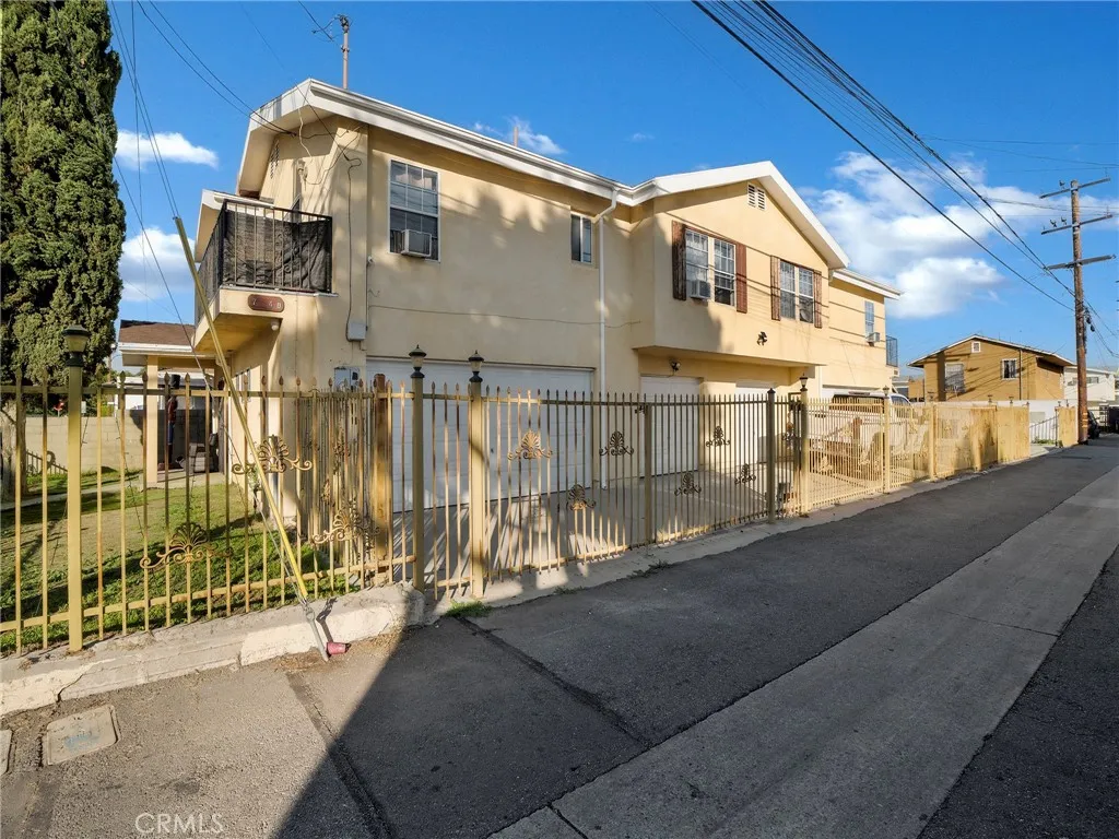 7114 El Selinda Ave, Bell Gardens, California 90201 home-pic-0