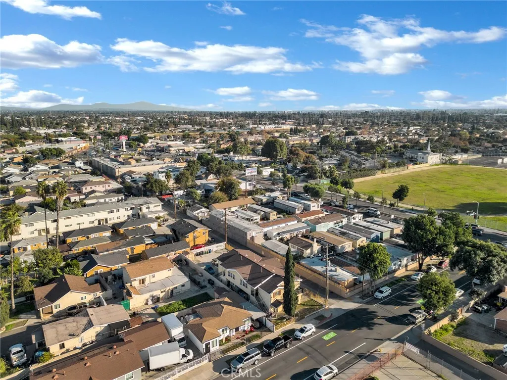 7114 El Selinda Ave, Bell Gardens, California 90201 home-pic-10