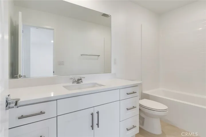Upstairs Hall Bathroom