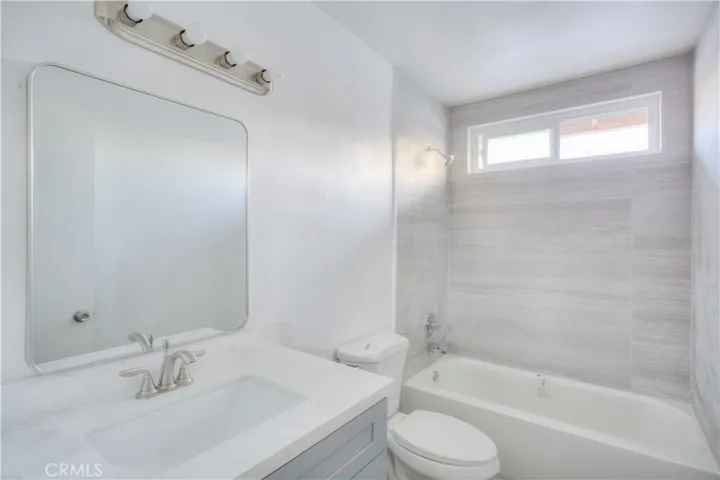 154 Linda C, Upland, California 91786