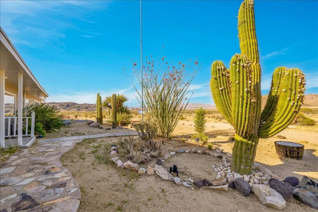 4171 Hughes Lane, Landers, California 92285 home-pic-29