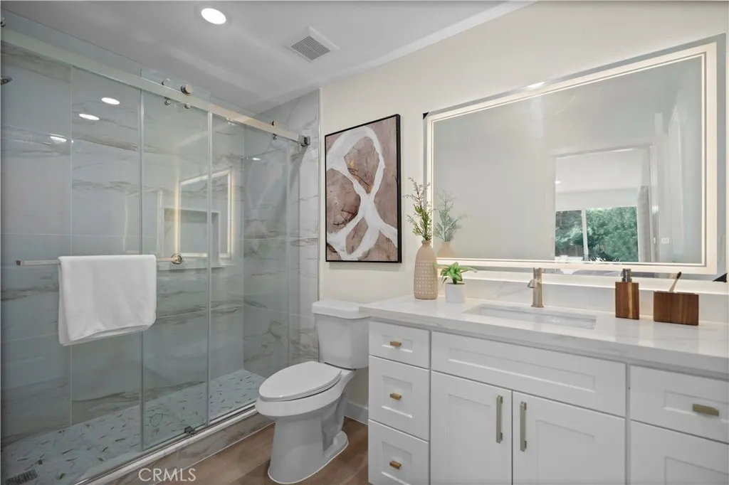 5126 Marvale, View Park, California 90043 home-pic-14