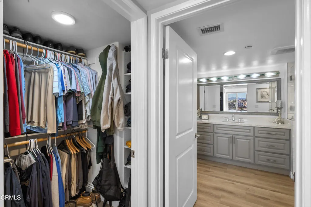 4376 Tradewinds Drive, Oxnard, California 93035 home-pic-22