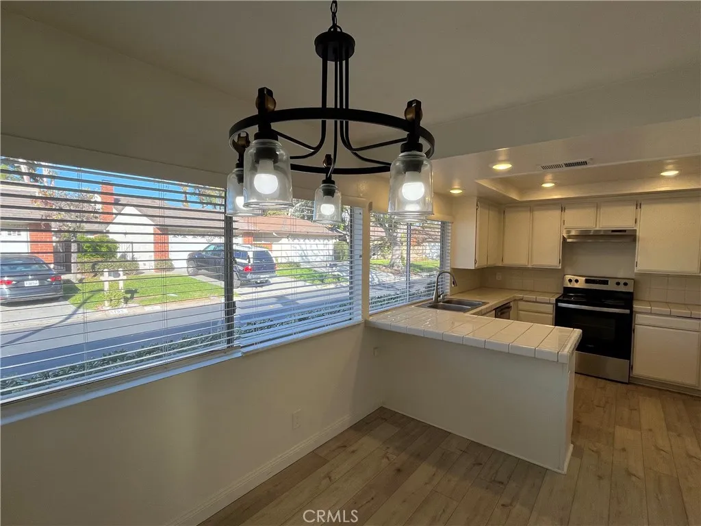 17361 Sandalwood, Irvine, California 92612 home-pic-6