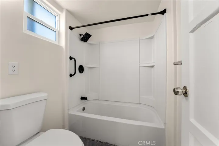 Shower + Tub Combo with modern finishes