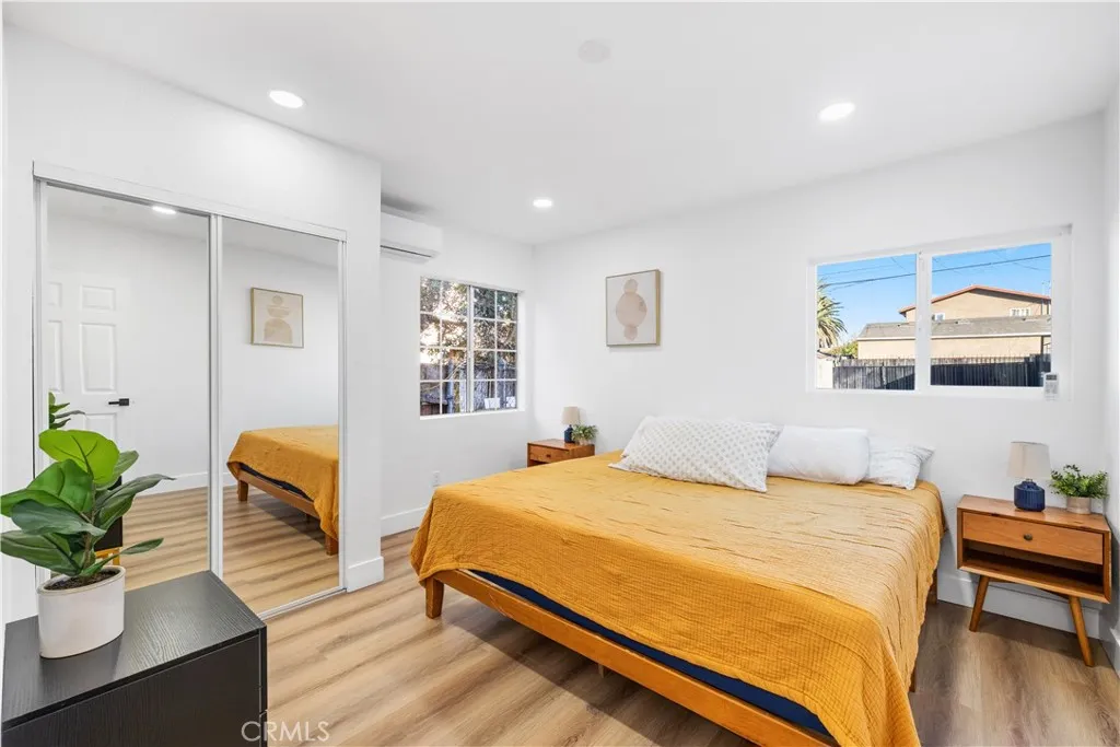 9008 Baring Cross, Los Angeles, California 90044 home-pic-4