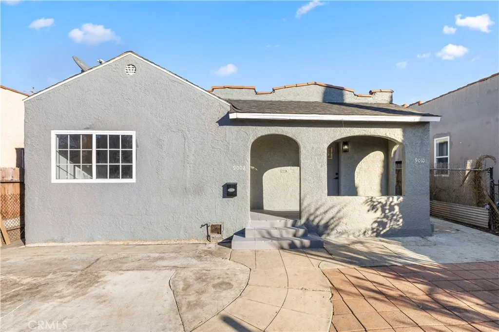 9008 Baring Cross, Los Angeles, California 90044 home-pic-0