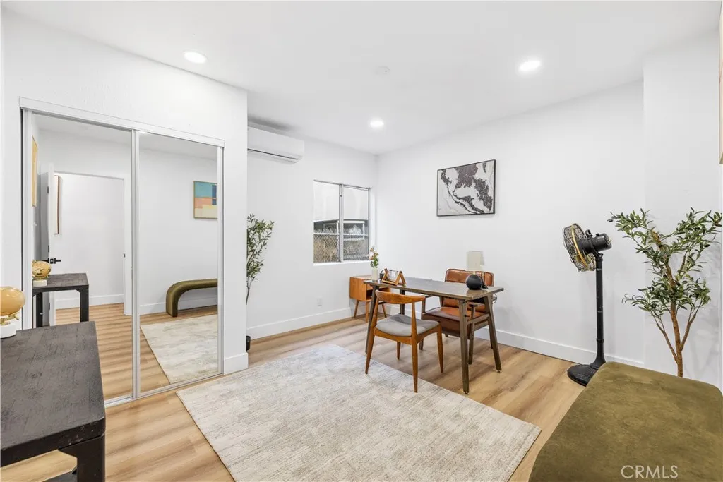 9008 Baring Cross, Los Angeles, California 90044 home-pic-17