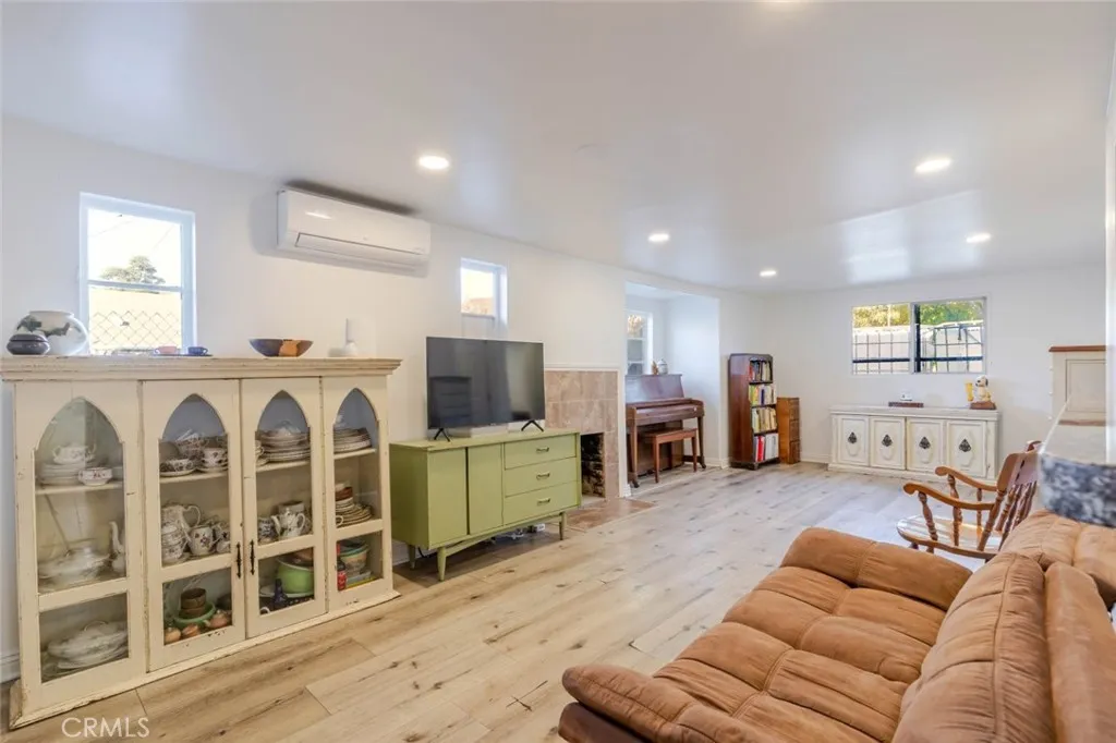 10434 Irma Avenue, Tujunga, California 91042 home-pic-6