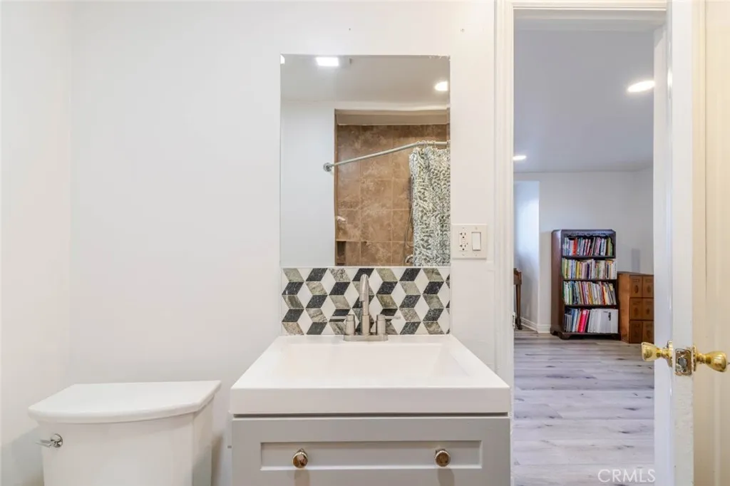 10434 Irma Avenue, Tujunga, California 91042 home-pic-14