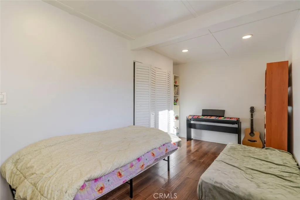 10434 Irma Avenue, Tujunga, California 91042 home-pic-9