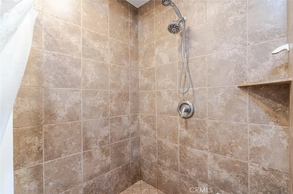 10434 Irma Avenue, Tujunga, California 91042 home-pic-13