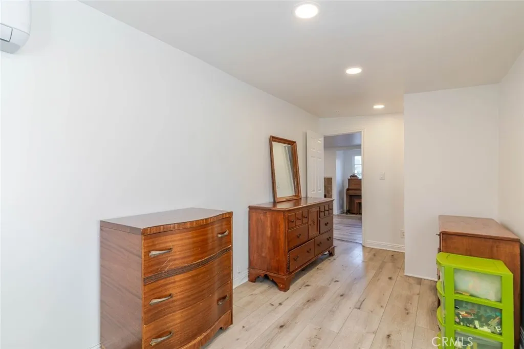 10434 Irma Avenue, Tujunga, California 91042 home-pic-11