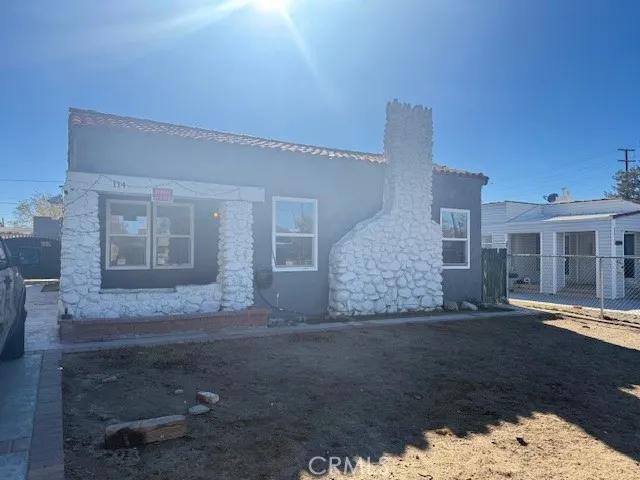 114 W Lancaster Boulevard, Lancaster, California 93534 home-pic-0