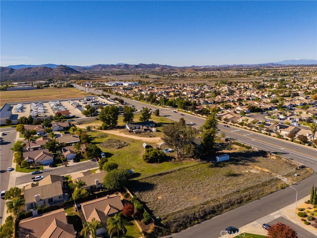 36562 Van Gaale, Winchester, California 92596 home-pic-9