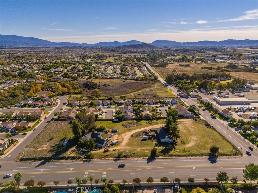 36562 Van Gaale, Winchester, California 92596 home-pic-7