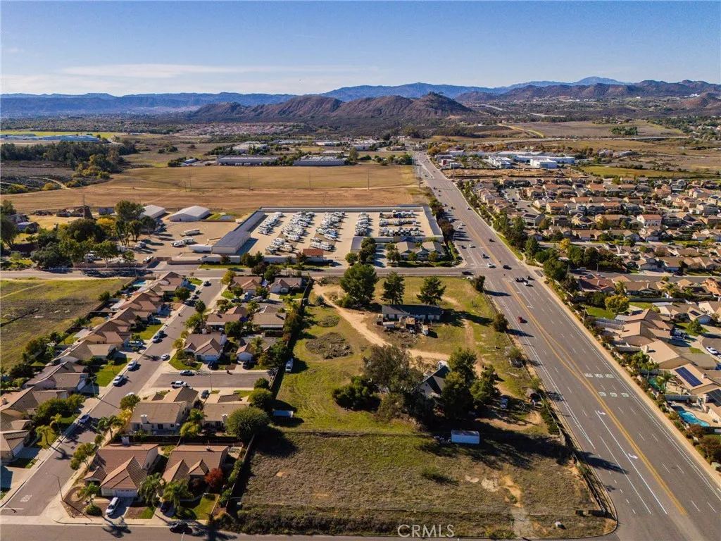 36562 Van Gaale, Winchester, California 92596 home-pic-8