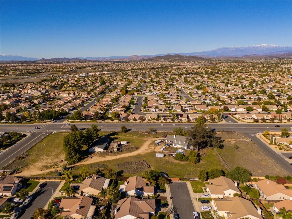 36562 Van Gaale, Winchester, California 92596 home-pic-10