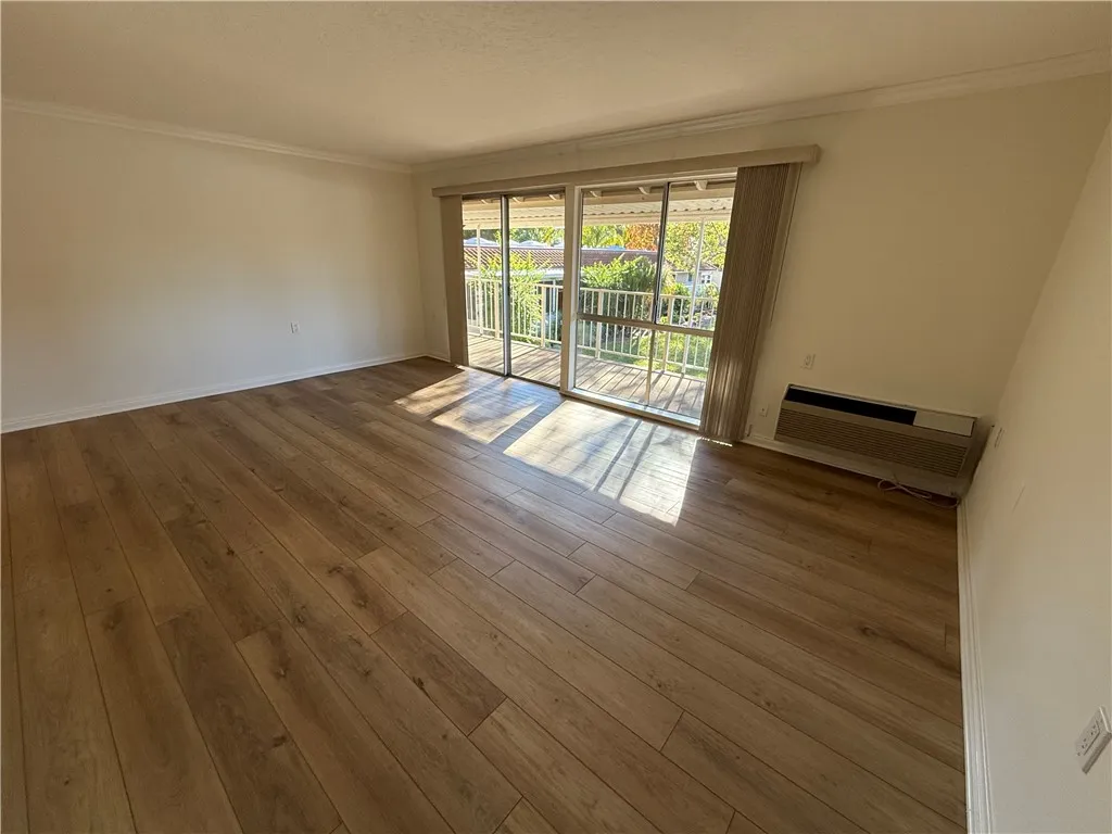 682 Via Alhambra P, Laguna Woods, California 92637 home-pic-1