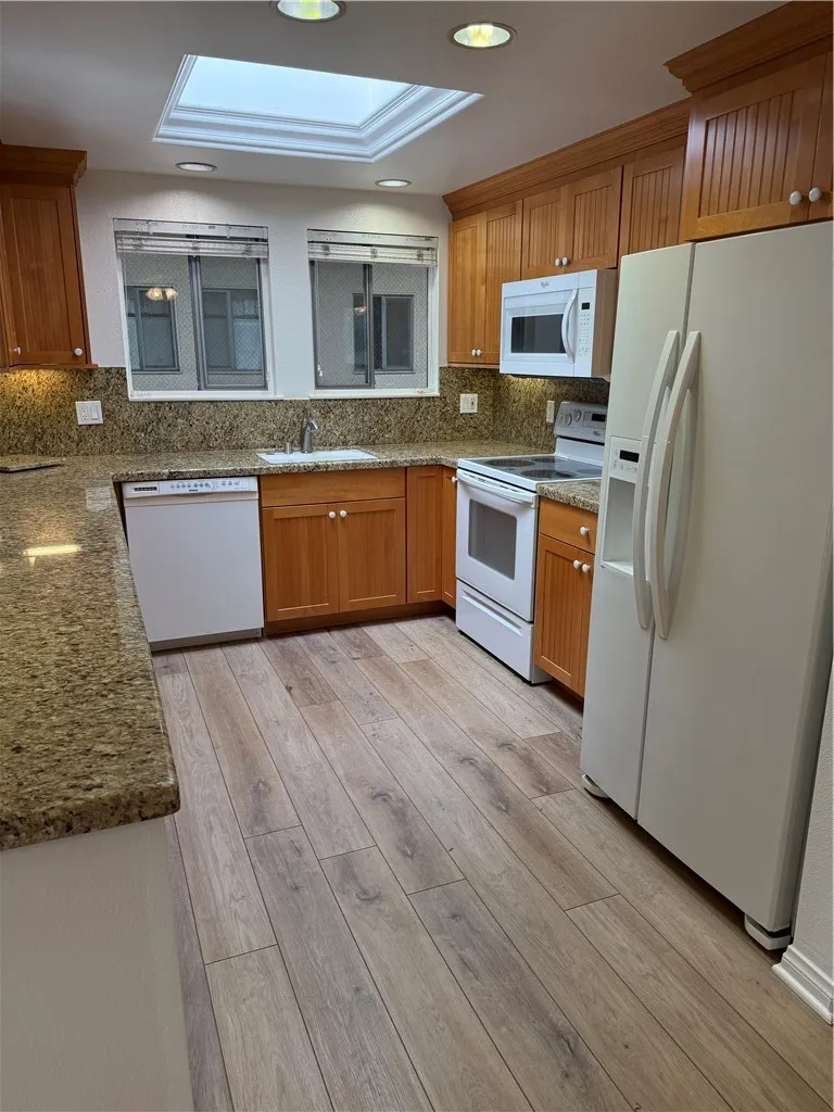 682 Via Alhambra P, Laguna Woods, California 92637 home-pic-3