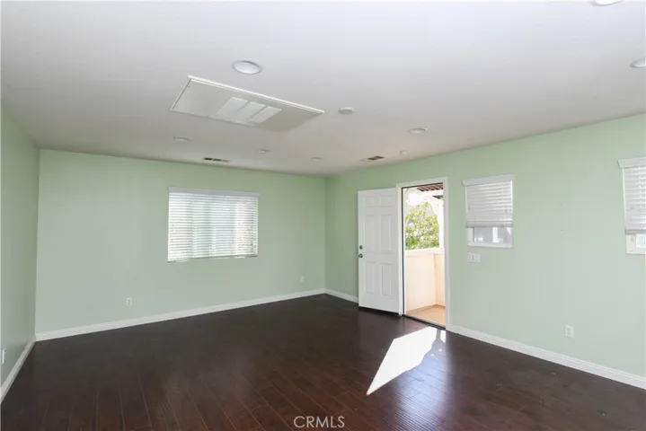 Huge bonus room above garage