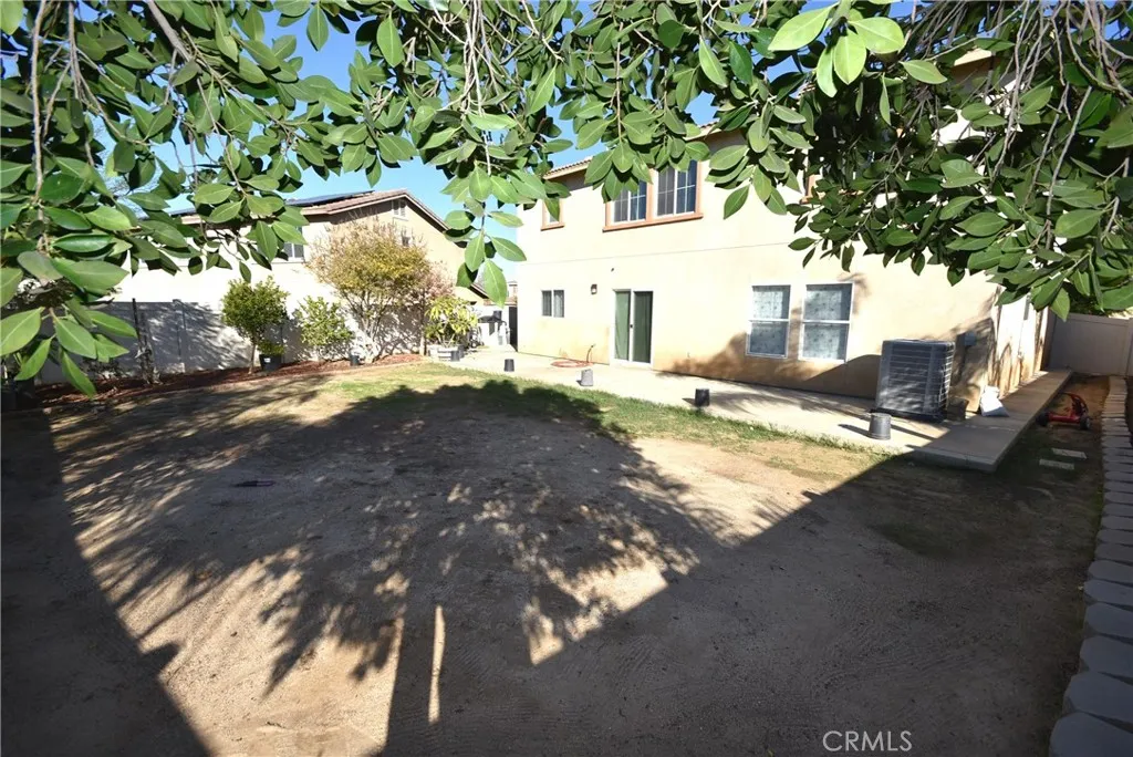 885 Amadova Drive, Perris, California 92571 home-pic-4