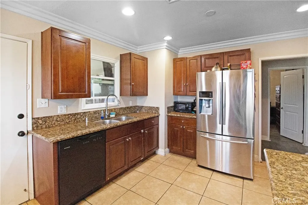 4692 Jackson, Riverside, California 92503 home-pic-8