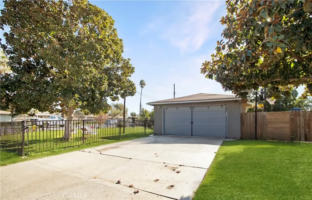 4692 Jackson, Riverside, California 92503 home-pic-3