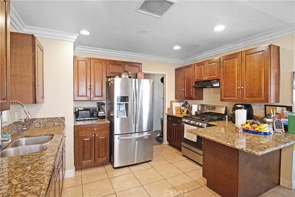 4692 Jackson, Riverside, California 92503 home-pic-7