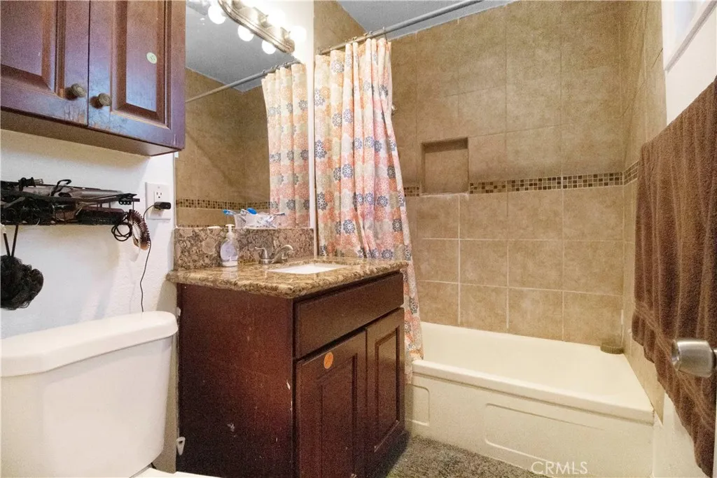 4692 Jackson, Riverside, California 92503 home-pic-16