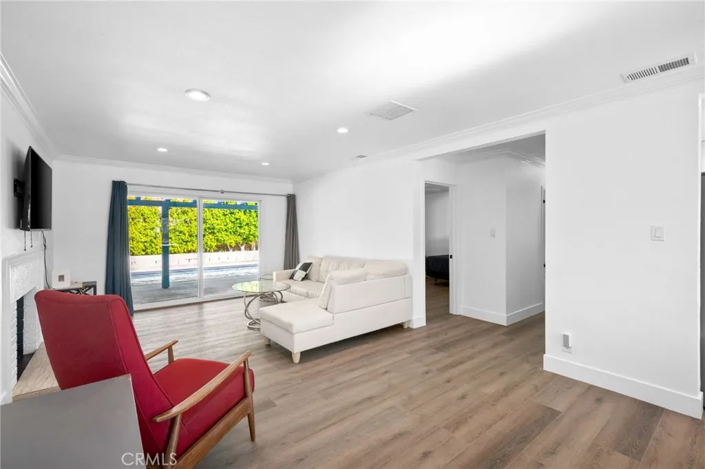 3760 E Calle San Antonio, Palm Springs, California 92264 home-pic-5