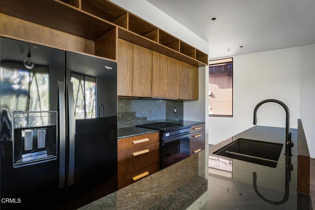 596 Quail Drive, Los Angeles, California 90065 home-pic-11
