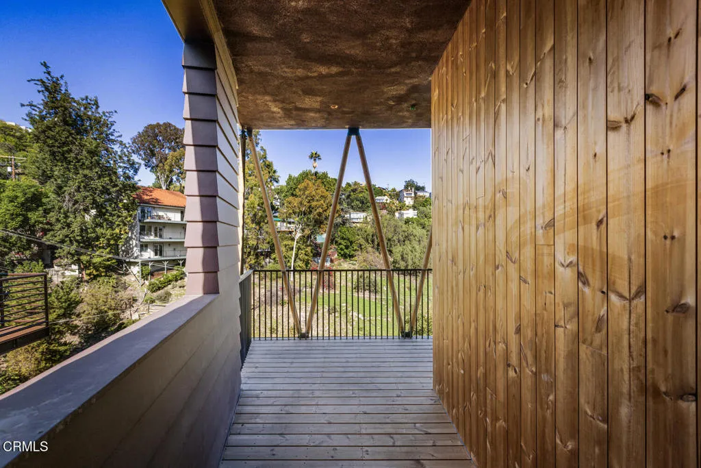 596 Quail Drive, Los Angeles, California 90065 home-pic-19