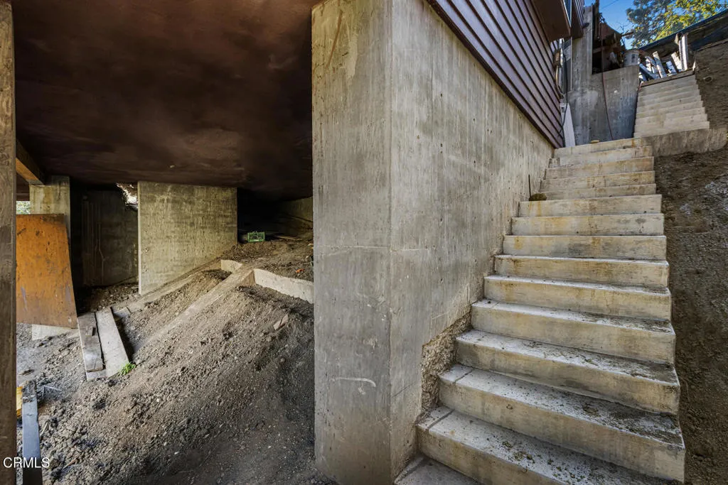 596 Quail Drive, Los Angeles, California 90065 home-pic-22