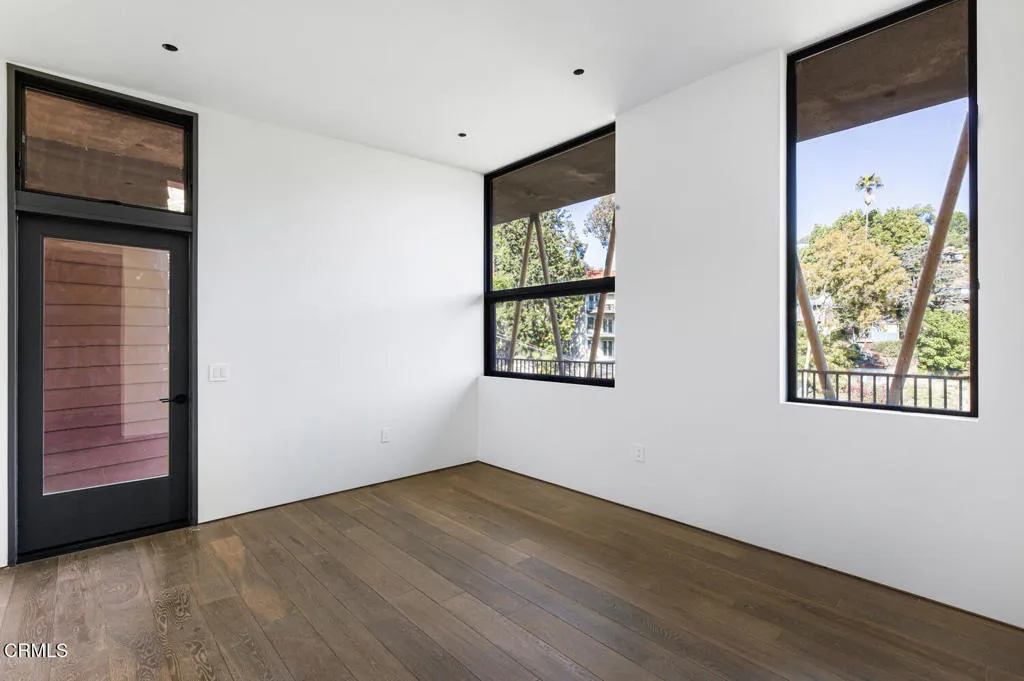 596 Quail Drive, Los Angeles, California 90065 home-pic-15