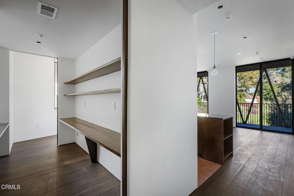 596 Quail Drive, Los Angeles, California 90065 home-pic-12