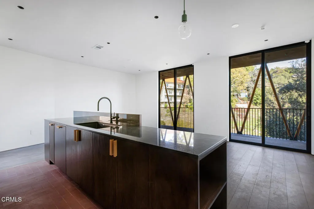 596 Quail Drive, Los Angeles, California 90065 home-pic-9