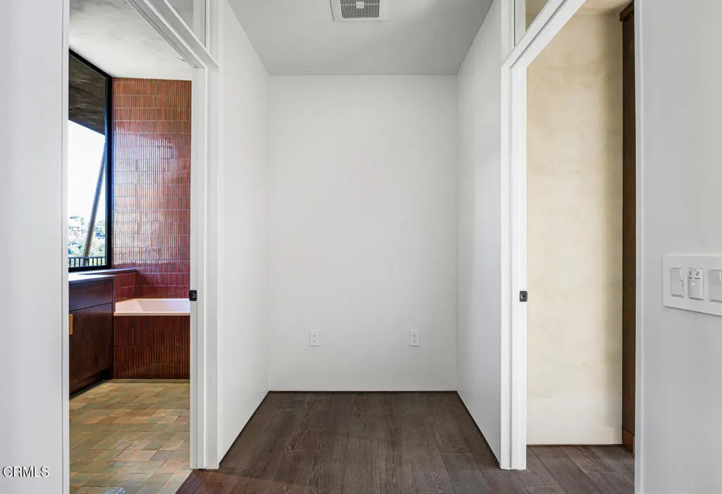 596 Quail Drive, Los Angeles, California 90065 home-pic-6