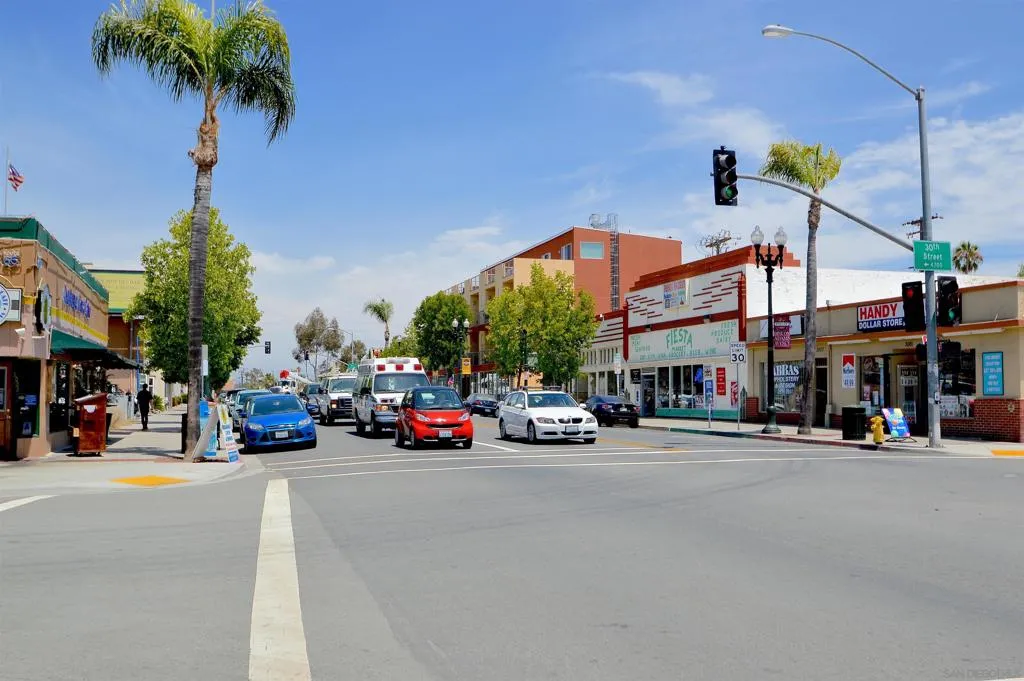 4666 Mission Ave 14, San Diego, California 92116 home-pic-33