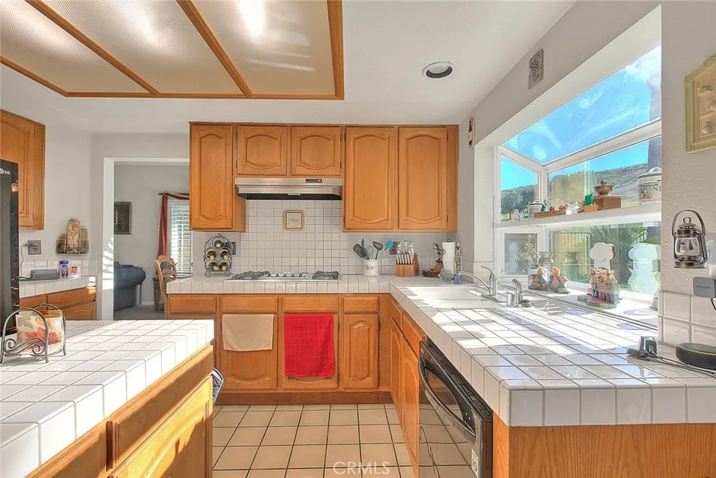 13178 Bella Vista Court, Chino Hills, California 91709 home-pic-21