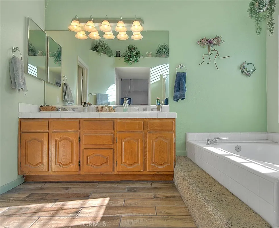 13178 Bella Vista Court, Chino Hills, California 91709 home-pic-39