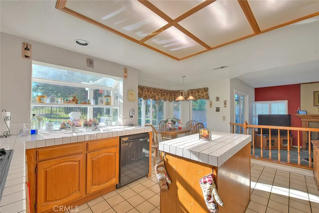 13178 Bella Vista Court, Chino Hills, California 91709 home-pic-18