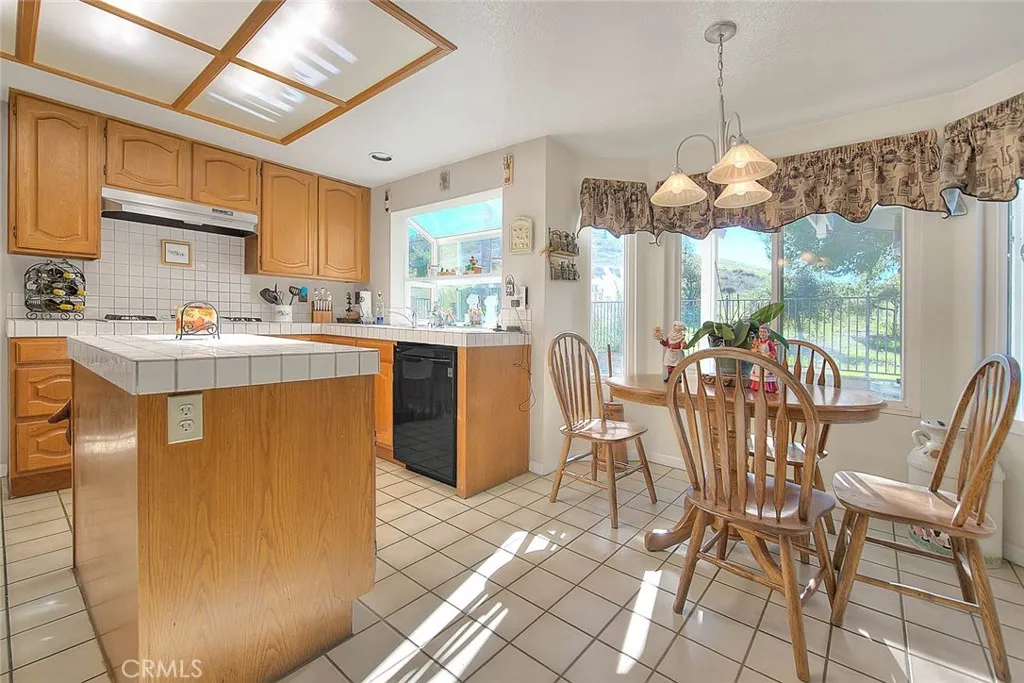 13178 Bella Vista Court, Chino Hills, California 91709 home-pic-15