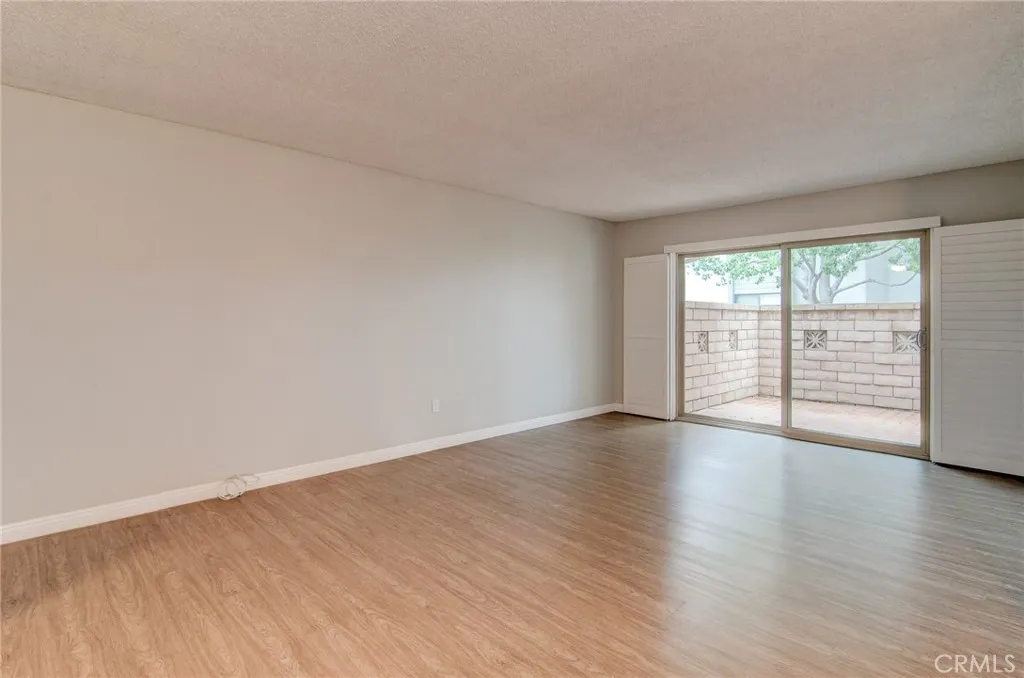 8777 Coral Springs Court 2b, Huntington Beach, California 92646 home-pic-5