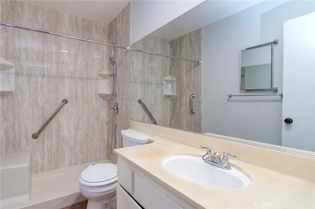 8777 Coral Springs Court 2b, Huntington Beach, California 92646 home-pic-16