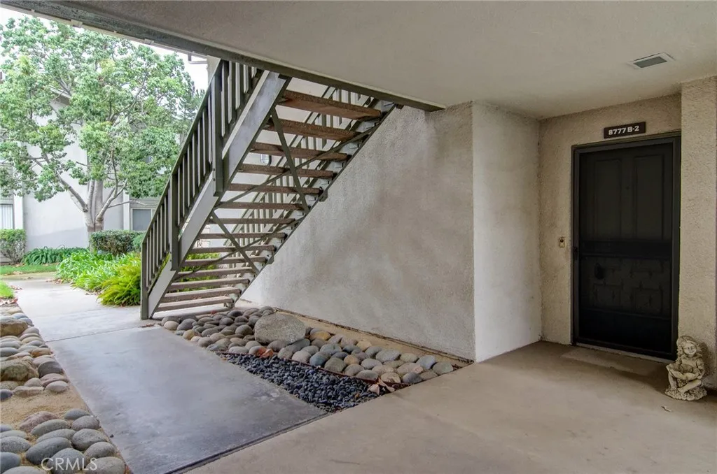 8777 Coral Springs Court 2b, Huntington Beach, California 92646 home-pic-1